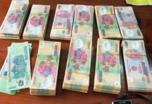 chiem bao thay tien gia
