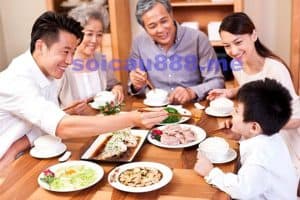 Chiem bao thay an com danh con gi - so mo lo de